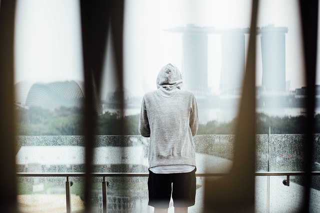alone-2606656_640