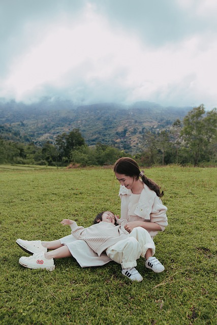 mother-and-child-6957312_640